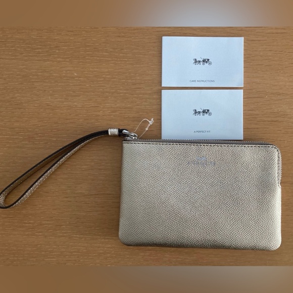 Coach Gold Wristlet NWT - Picture 3 of 5